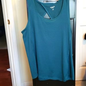 NWT Go-Dry Workout Top